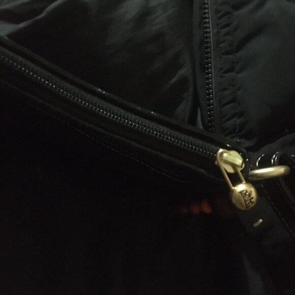 SOLD.  Rare JUICY COUTURE STRAWBERRY 🍓 AUTHENTIC SMALL PURSE - Picture 8 of 14